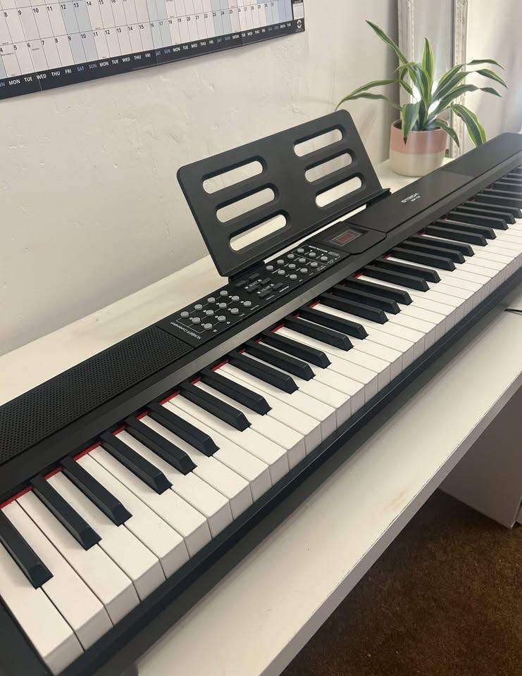 88 Weighted Key Electric Keyboard + Piano Stand