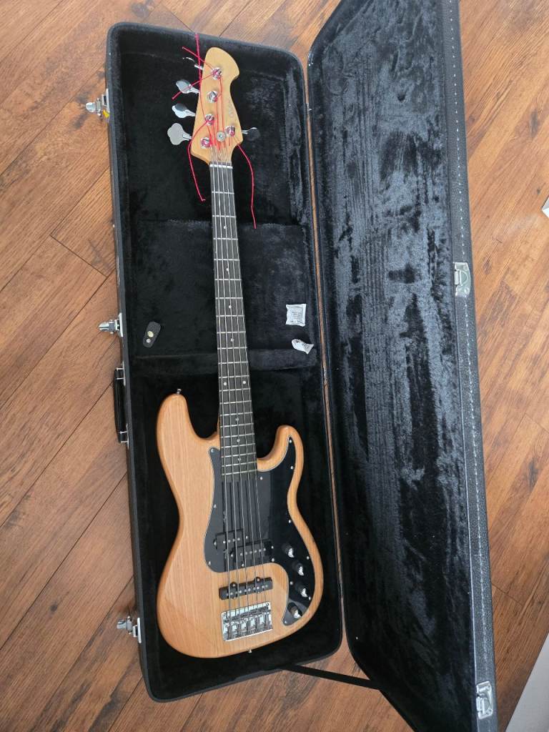 Artist 5 string bass and hard case