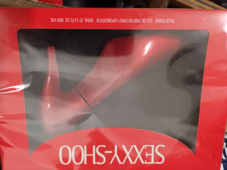 Sexy shoo perfume black and red brand new