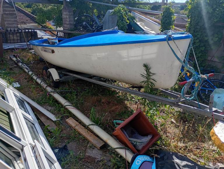 Sailing dinghy wanderer