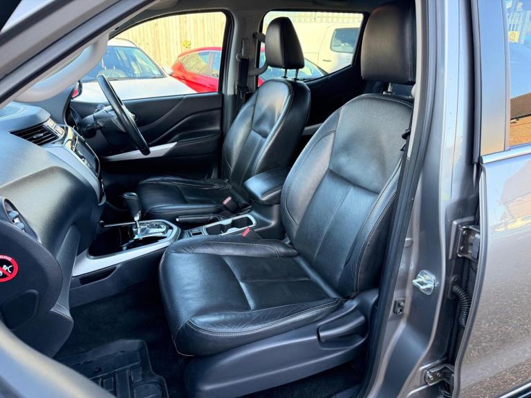 2016 Nissan Navara 2.3 dCi Tekna Auto 4WD Euro 5 4dr PICK UP Diesel Automatic
