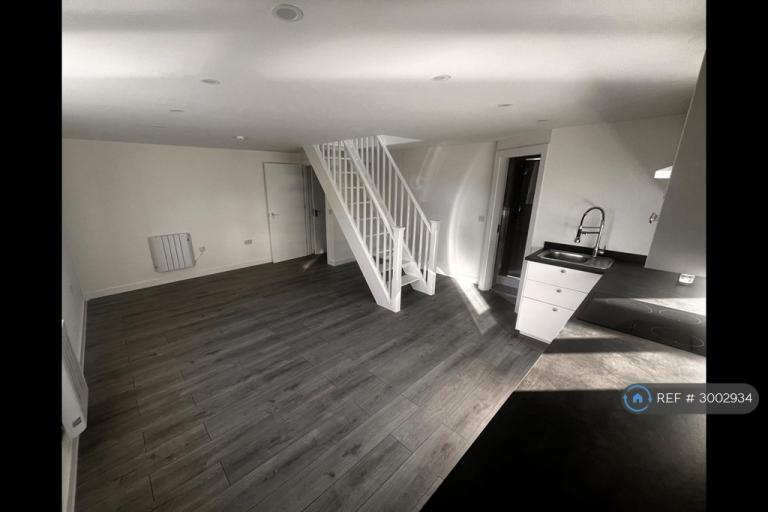 1 bedroom flat in Interlinks House, Hendon, NW4 (1 bed) (#3002934)