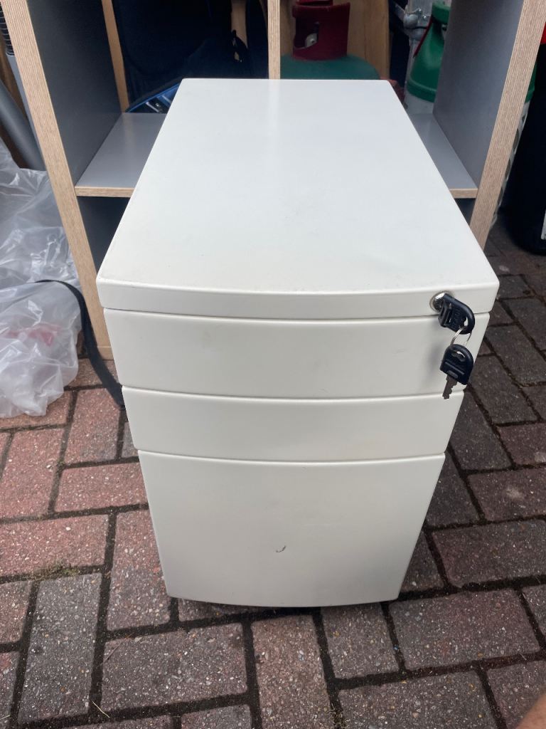 White 3-Drawer Metal Filing Cabinet on Wheels – Good Condition