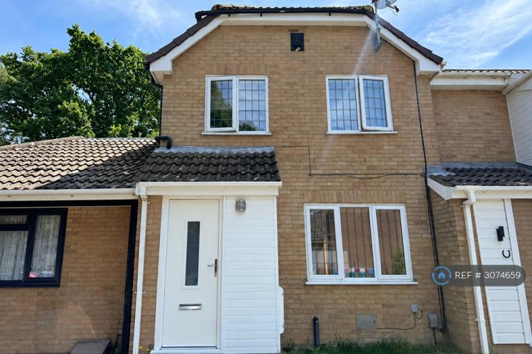 3 bedroom house in Catkin Close, Chatham, ME5 (3 bed) (#3074659)