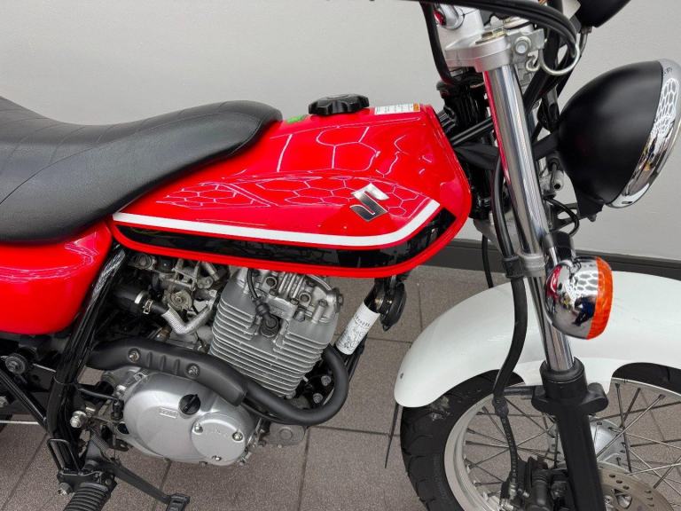 SUZUKI VAN VAN 125 RV 125 RED 2014, 14 REG JUST 7,096 MILES, USED MOTORCYCLE