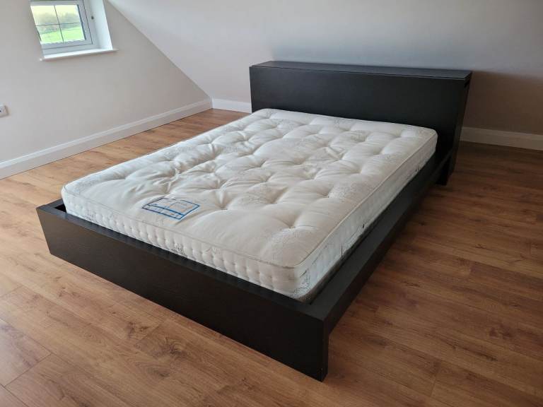 Dark Wood Kingsize Bed in Great Condition, including mattress and pull out bedside shelves 