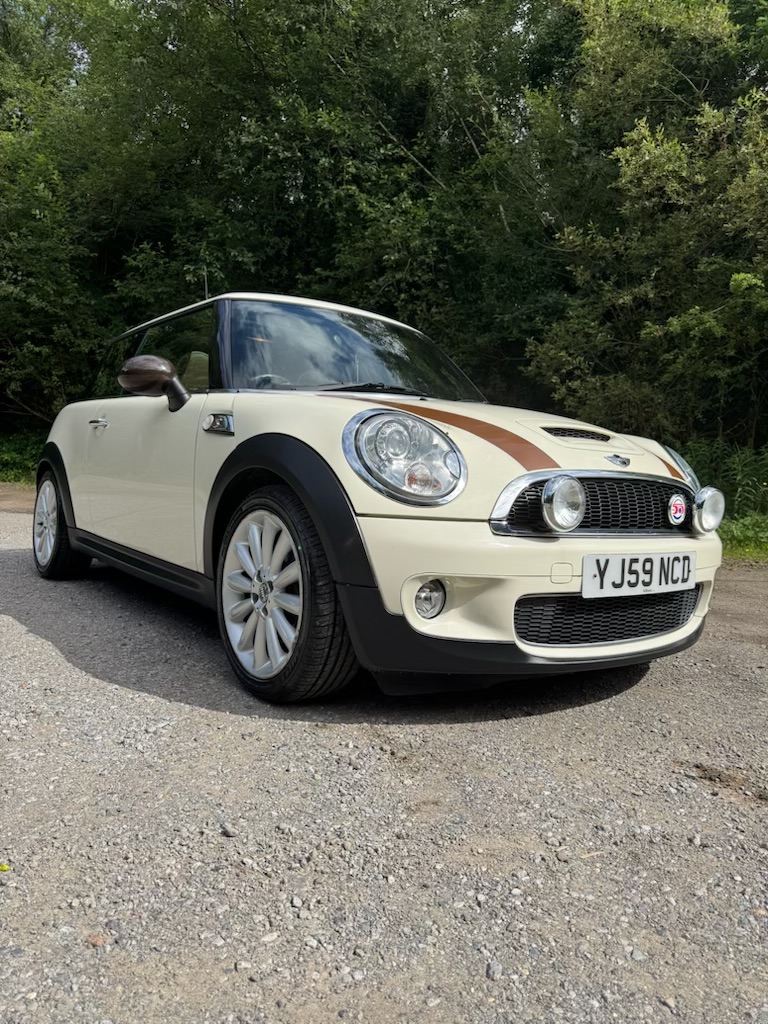 Mini (MAYFAIR 50th Anniversary Edition) cooper s.