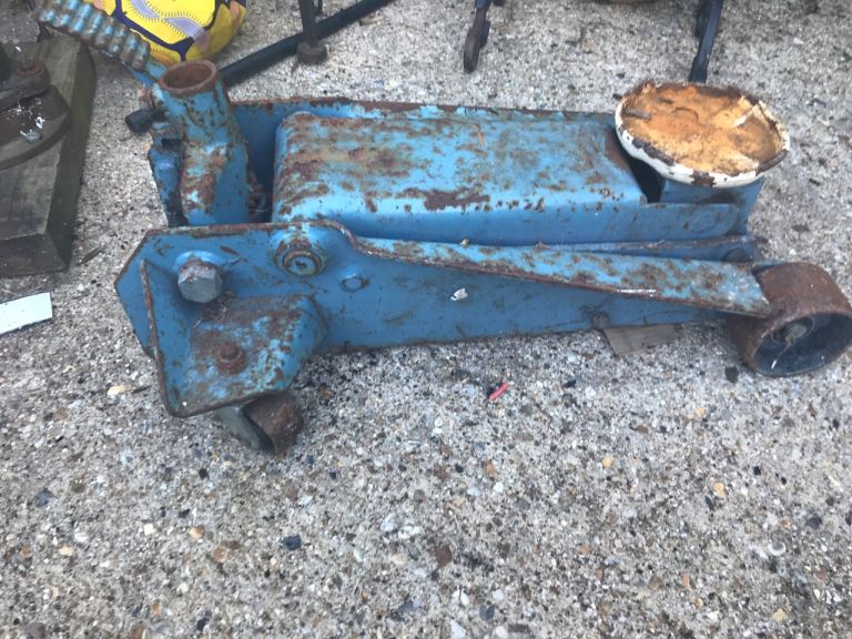 Heavy duty trolley Jack 