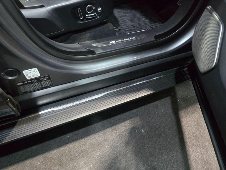 2018 Land Rover Range Rover Velar 3.0 D300 First Edition 5dr Auto ESTATE DIESEL Automatic