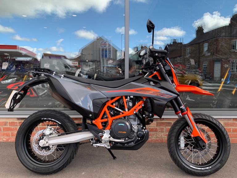 KTM 690 SMCR - ONE OWNER - 5138 MILES - 2 YEAR WARRANTY 