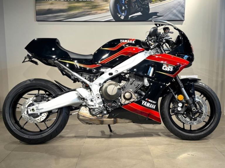 YAMAHA XSR900GP - CRESCENT EXCLUSIVE PAINTWORK DESIGN - SAVE 2585