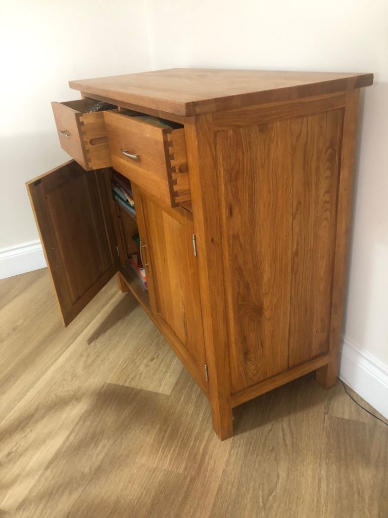 Small oak sideboard 