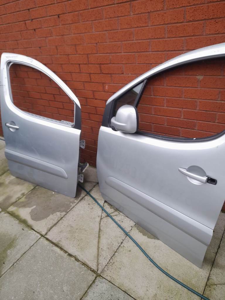 Citreon berlingo peugeot partner front doors