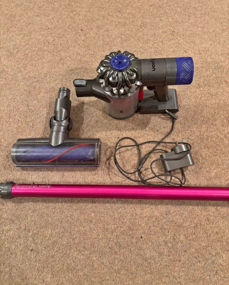 Dyson V6 absolute battery vacuum cleaner