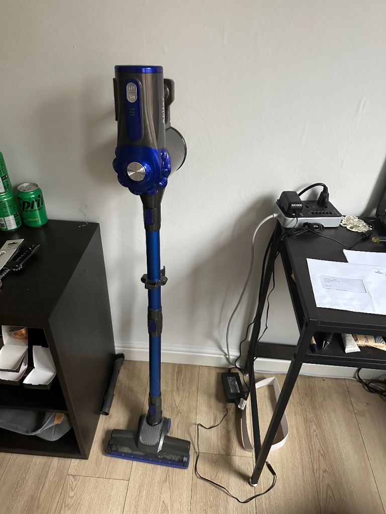 Cordless Stick Vacuum – Used