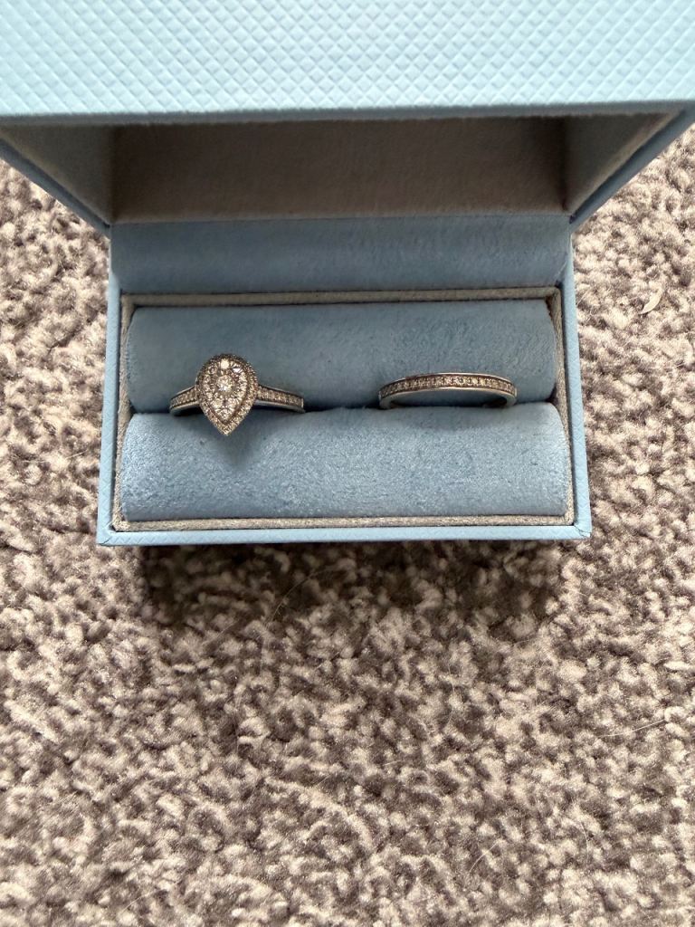 Ernest Jones 9ct White Gold Pear Shape Cluster Wedding Ring Set