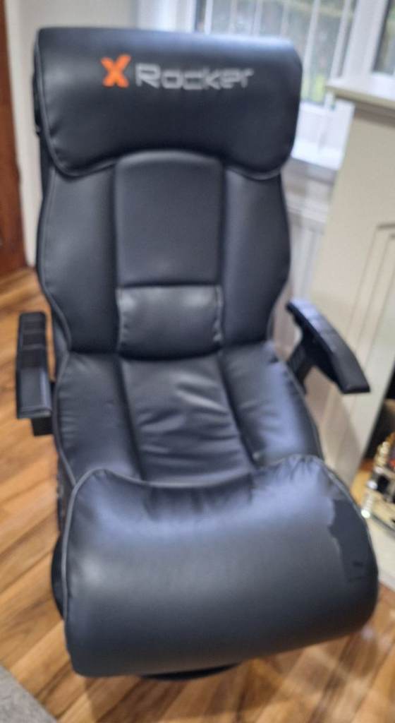 X Rocker Gaming Chair foldable, in used condition but good general condition, 