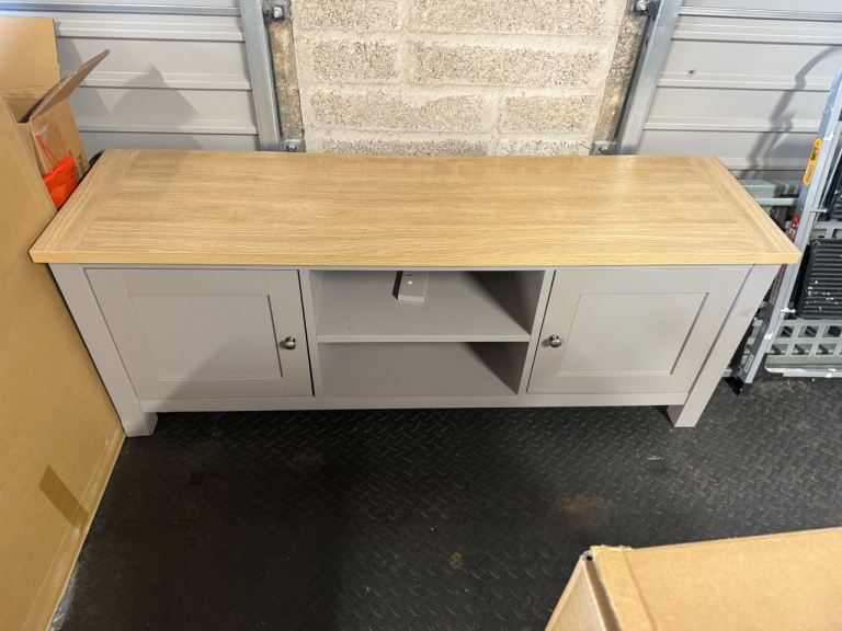 Tv unit & small tables