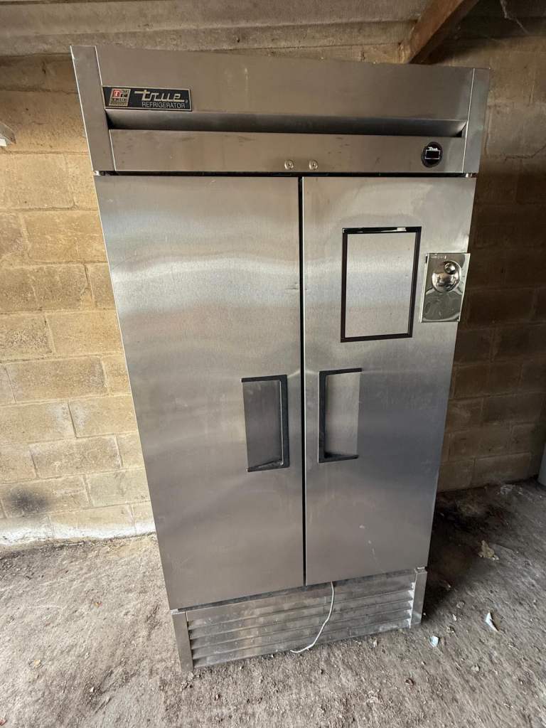 Commercial double door fridge cafe shop restaurant takeaway chiller 