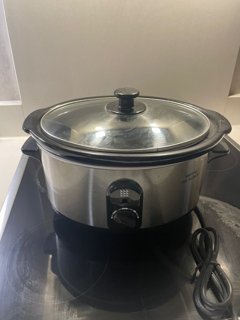 Slow cooker as good as new 