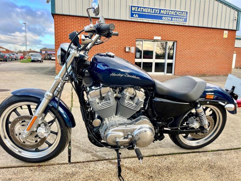 Harley-Davidson SUPERLOW XL 883 L 13 IN REAL GOOD CONDITION.( ONLY 531 MILES ) 