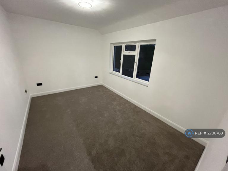 3 bedroom flat in Long Lane, Croydon, CR0 (3 bed) (#2706760)