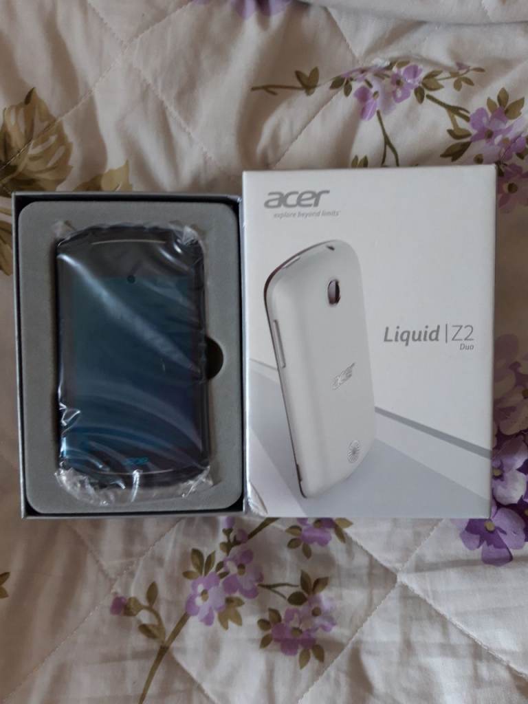 BRAND NEW MOBILE PHONE COMES WITH EVERYTHING 