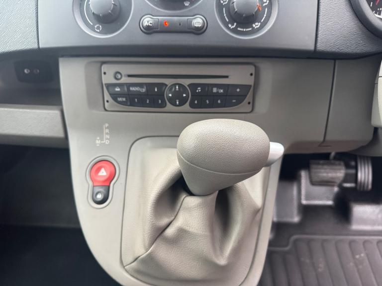 RENAULT KANGOO MOBILITY VEHICLE WHEELCHAIR RAMP DISABLED CAR. WAV 18,000 MILES 