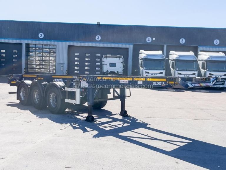 DENNISON SLIDING SKELETAL TRI AXLE TRAILER