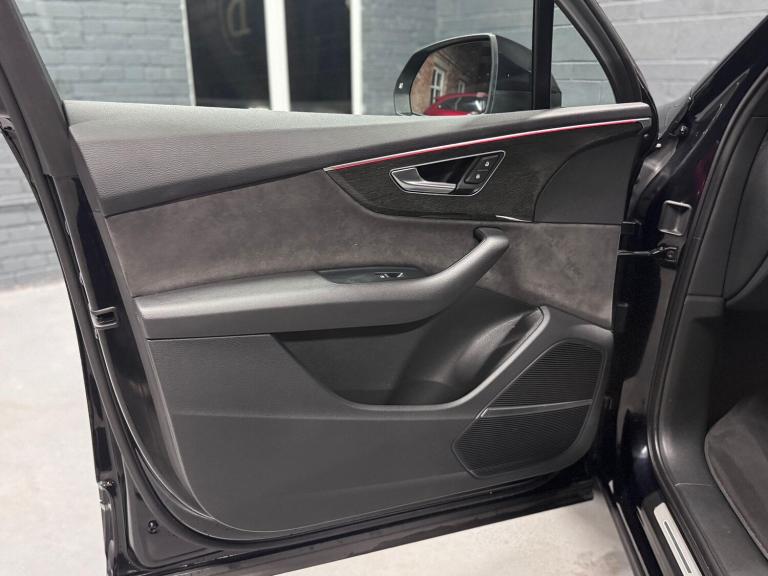 AUDI Q7 3.0 TFSI V6 55 Black Edition 2021