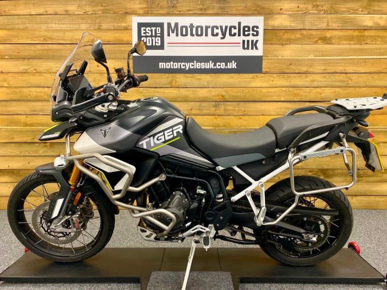 2023 Triumph Tiger 900 Rally Aragón Edition, Only 1,164 Miles, Panniers, Top bo