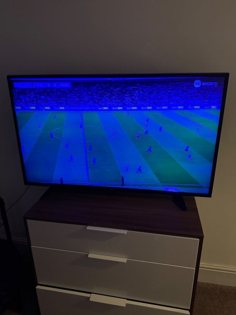 TV 50 inch for sale volume not working 