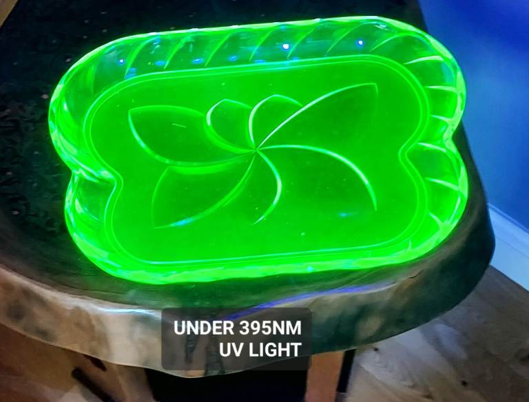 1930s German Walther & Söhne "Waltraut" tray is made of uranium glass.