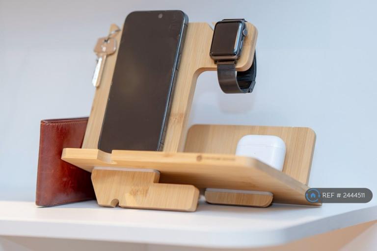 1 bedroom flat in Ability Place, London, E14 (1 bed) (#2444511)