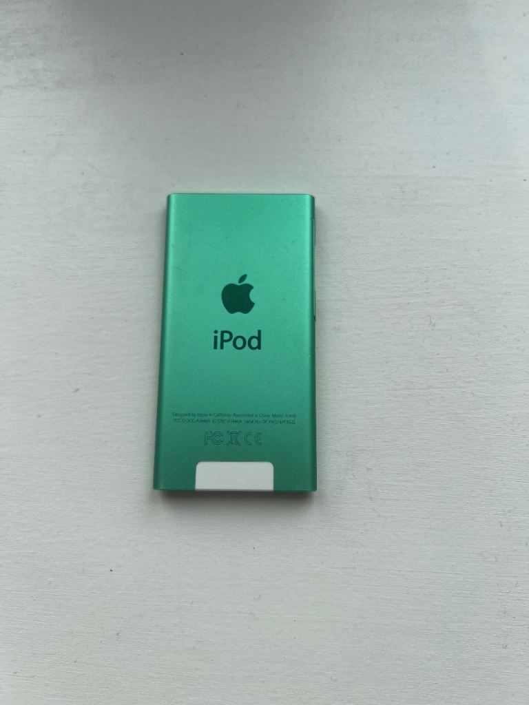 Apple iPod Nano 7th Generation Gen 16GB Green - MP3 MP4 Music Player 