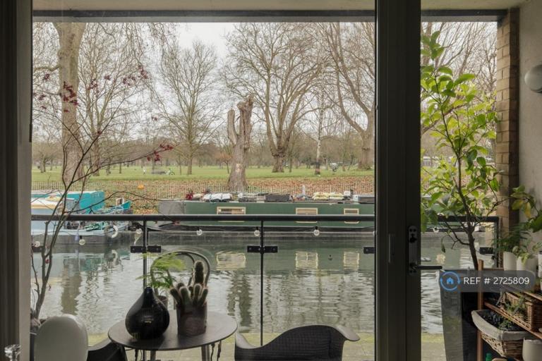 2 bedroom flat in Vermilion Apartments, London, E3 (2 bed) (#2725809)