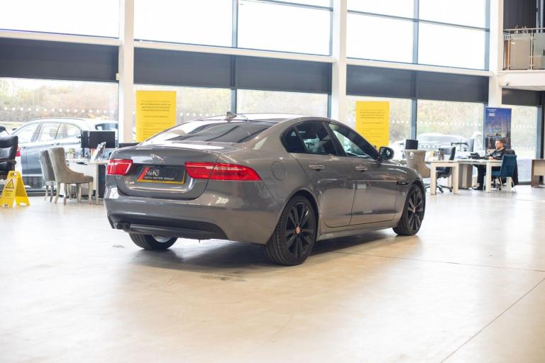 2015 Jaguar XE 2.0d R-Sport Saloon 4dr Diesel Auto Euro 6 (s/s) (180 ps) *Rear Camera + Ke SALOON...