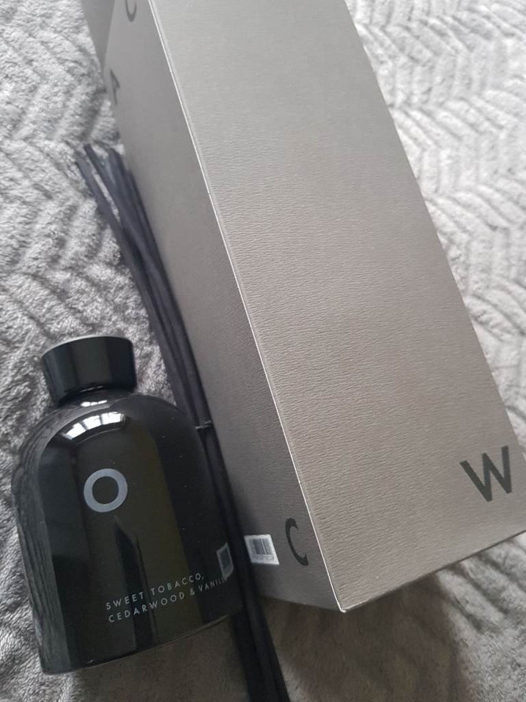 image for Beauty Pie Luxury Reed Diffuser BNIB – Sweet Tobacco, Cedarwood & Vanilla  Xmas Gift – £27 