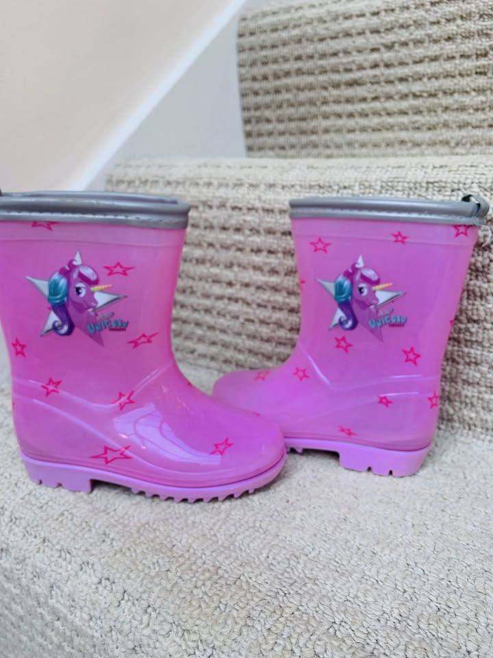 WATERPROOF RUBBER BOOTS - PINK GLITTER - SIZE 7-8  + SOCKS