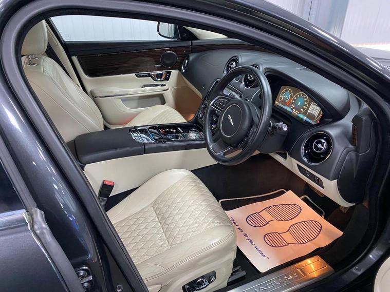 Jaguar, XJ, Saloon, 2016, Other, 2993 (cc), 4 doors