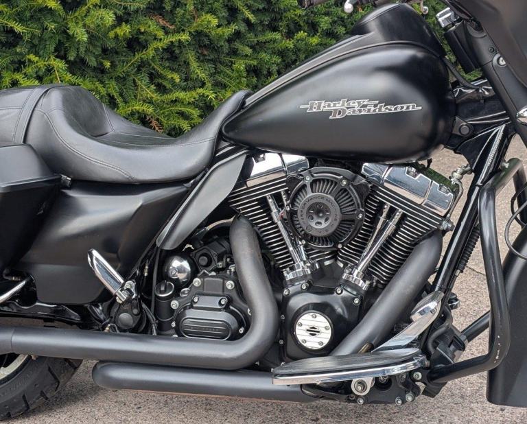 HARLEY DAVIDSON TOURING FLHX STREET GLIDE