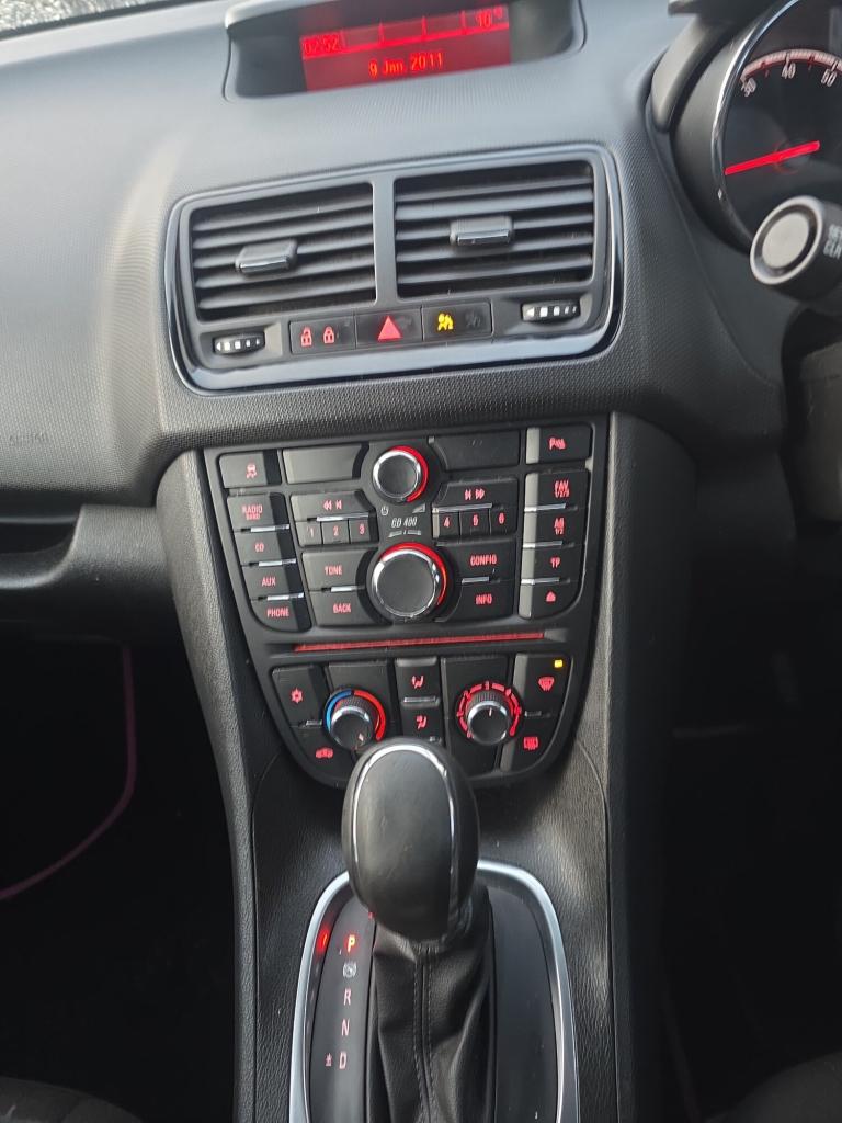 2017 Vauxhall Meriva 1.4T 16V Club 5dr Auto MPV Petrol Automatic