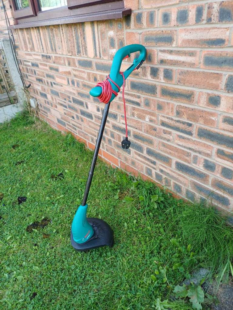 BOSCH ART26SL LIGHTWEIGHT GARDEN STRIMMER VGC £15 NO OFFERS DARWEN BB3 0DU 