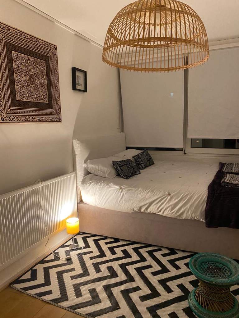 (Not a studio)Double room including bills for single occupancy Postcode E8 4NN