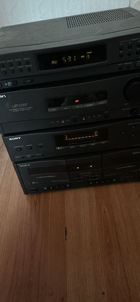 Vintage Sony LBT 307 Hifi stereo with cd and Cassette deck - need minor attention 