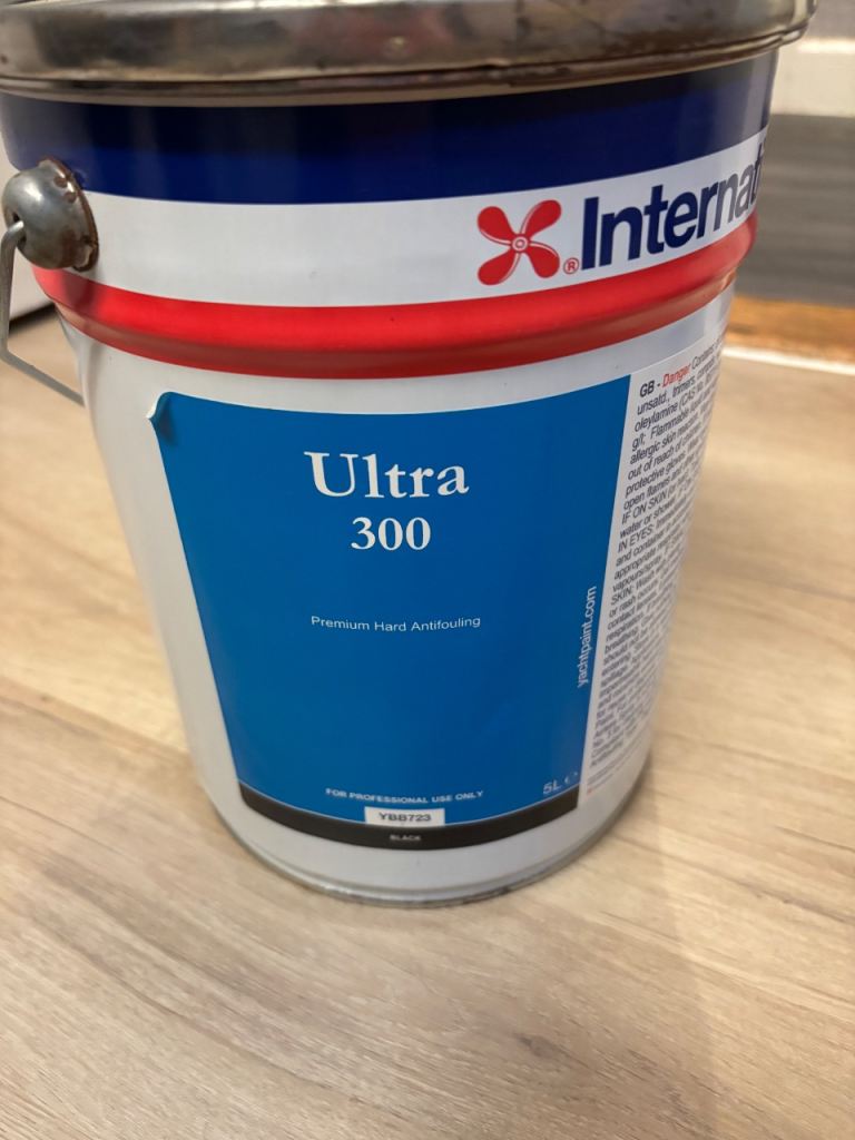 International Ultra 300 Antifouling Paint - Black, 5 Litre