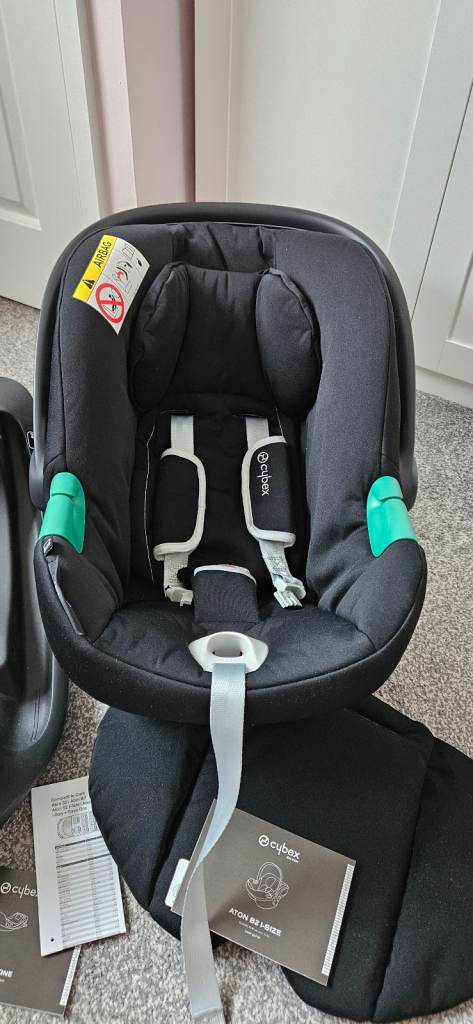 Cybex Aton B2 i-Size Infant Carrier Car Seat with Isofix Base