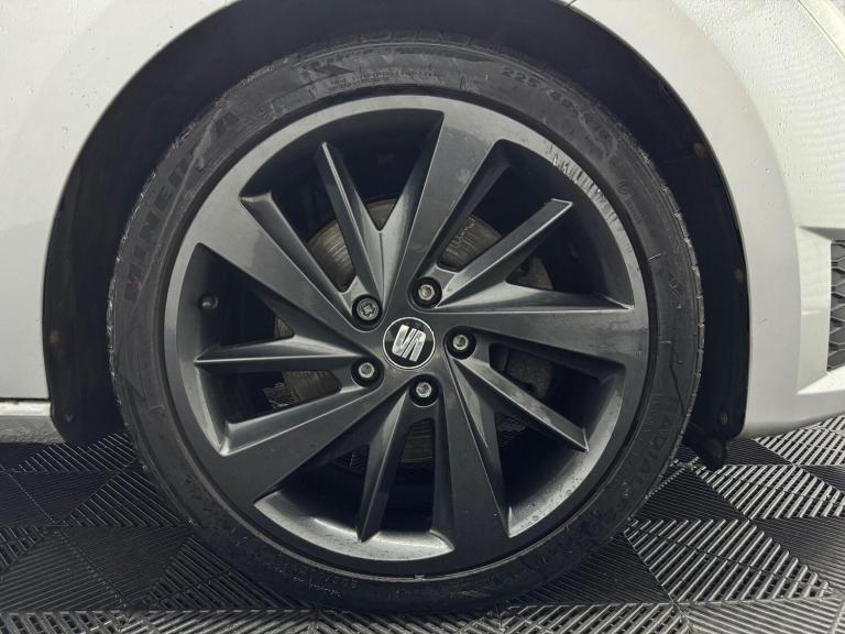  SEAT Leon 2.0 TDI CR FR Sport Coupe Euro 5 (s/s) 3dr Diesel Manual