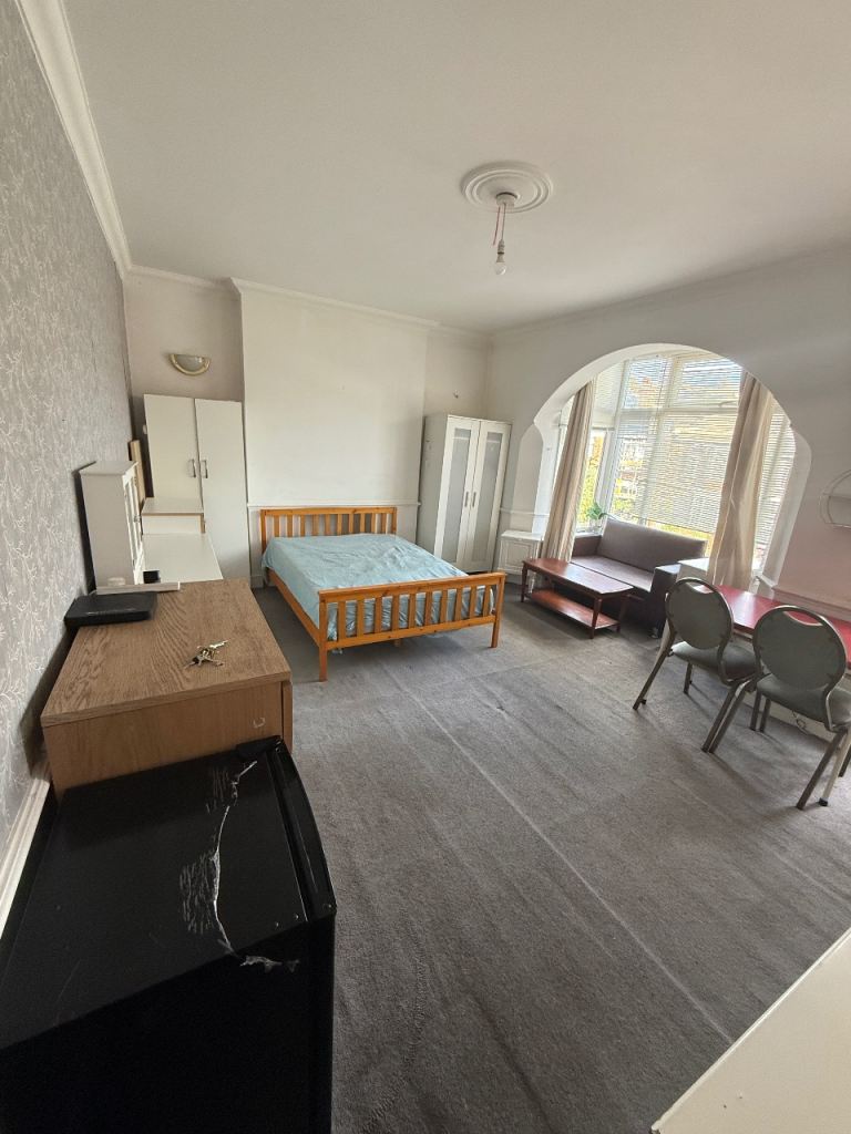 🏡 DOUBLE ROOM TO RENT – GREENWICH 🏡