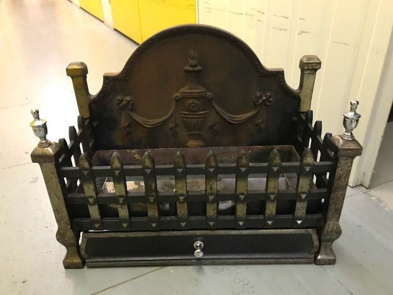 CAST IRON GRATE with gas connections